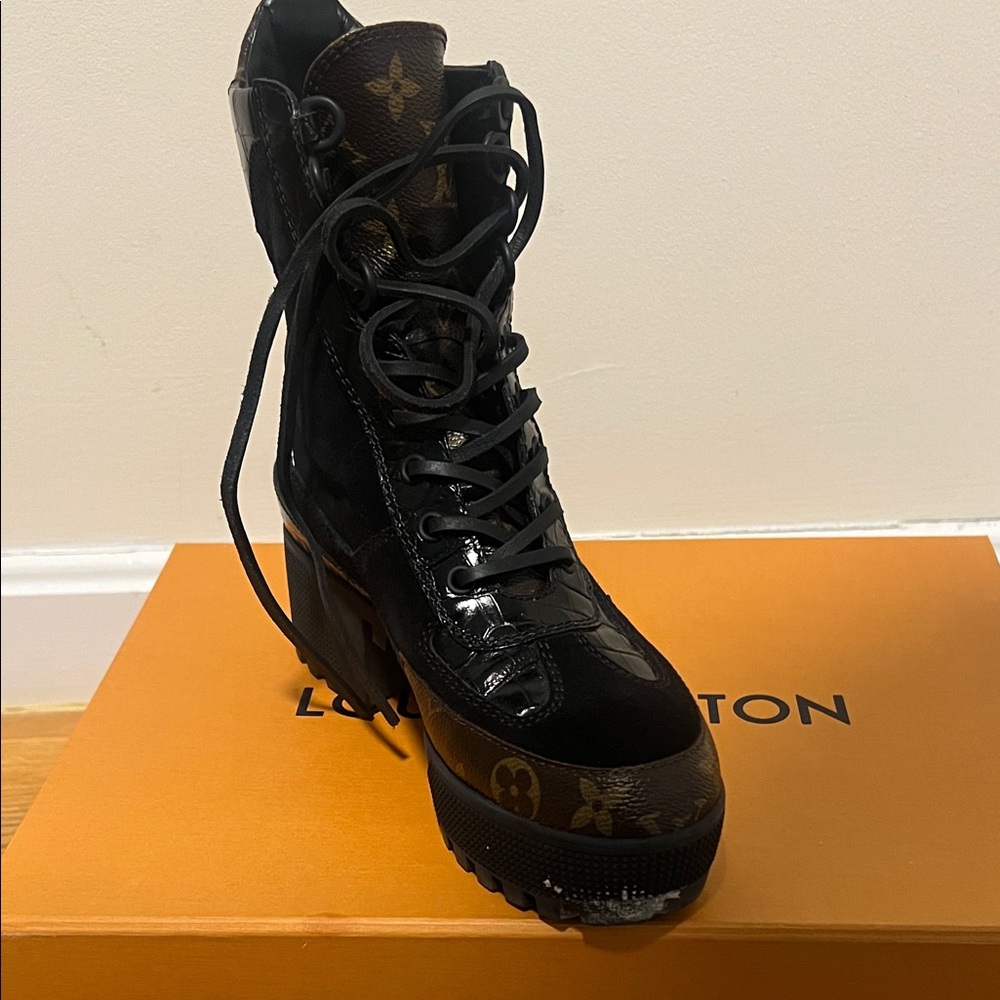 Louis Vuitton Black and Brown Lace-Up Boots - Picture 4 of 5